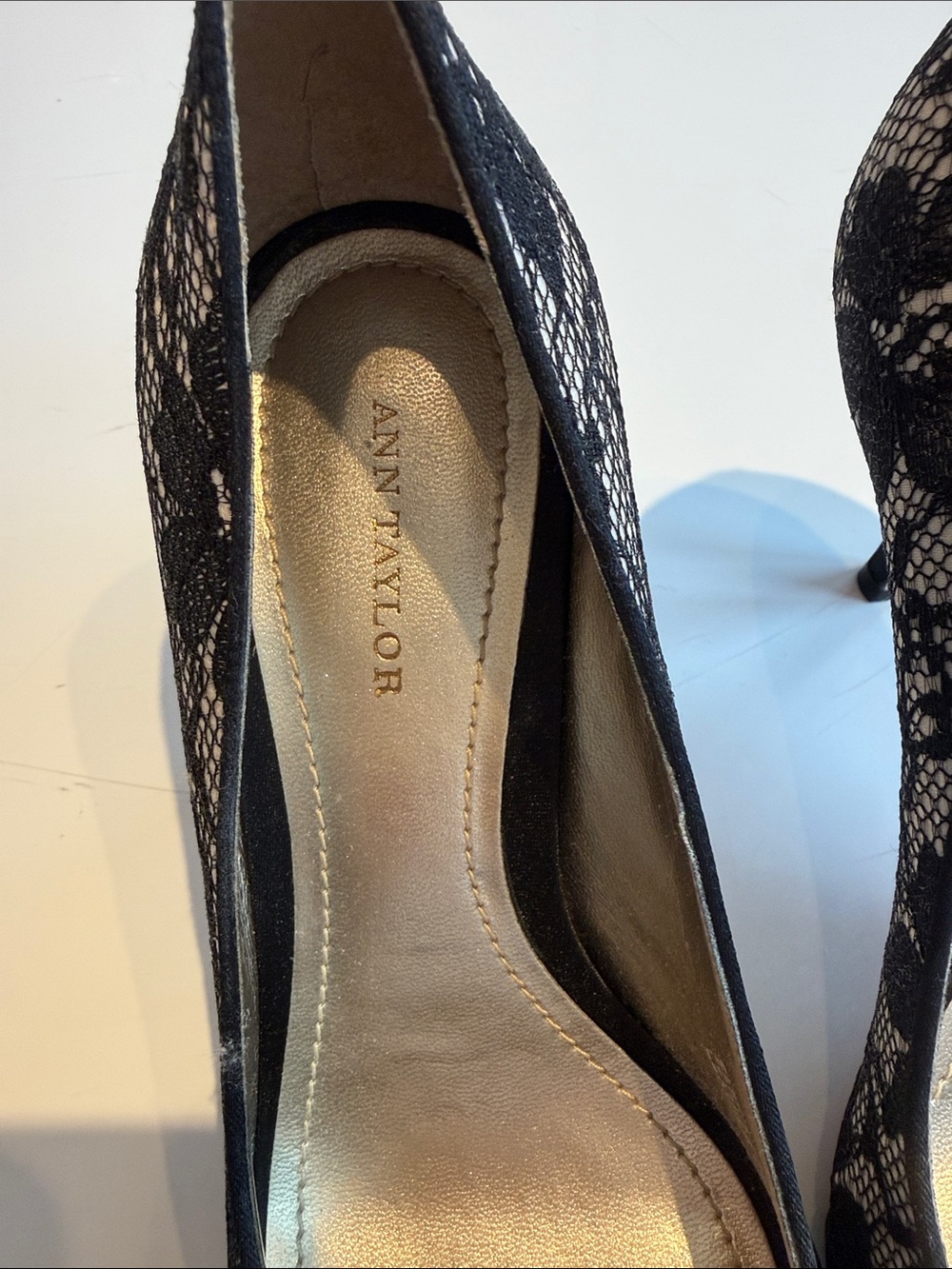 Ann Taylor Monique Black Lace Peep-Toe Heels with Bow Accent 3 inch heel size 8 - Picture 4 of 14